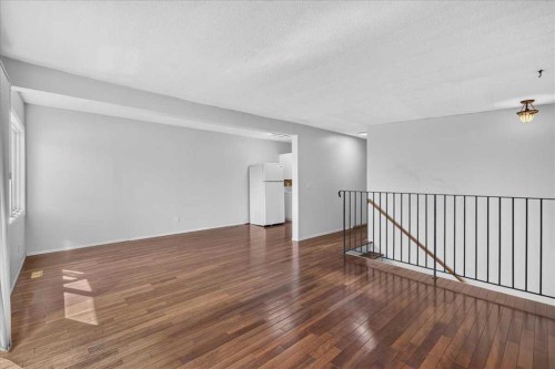 2606 14 Avenue Se, Calgary, AB - Indoor Photo Showing Other Room