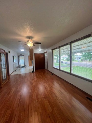 622 6 Avenue, Wainwright, AB - Indoor Photo Showing Other Room