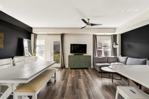 945 Mckenzie Towne Manor Se, Calgary, AB 