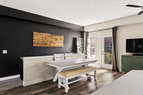 945 Mckenzie Towne Manor Se, Calgary, AB 