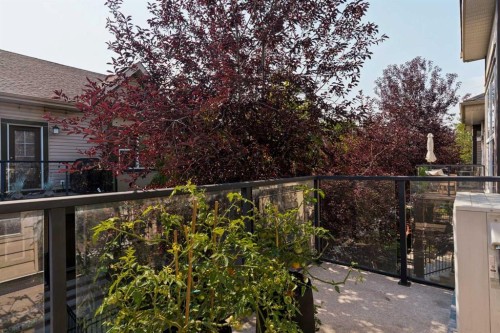 945 Mckenzie Towne Manor Se, Calgary, AB 