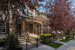 945 Mckenzie Towne Manor SE Calgary, AB T2Z 1E1