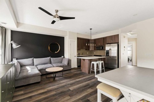 945 Mckenzie Towne Manor Se, Calgary, AB 