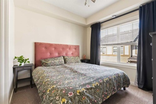 945 Mckenzie Towne Manor Se, Calgary, AB 