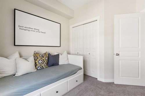 945 Mckenzie Towne Manor Se, Calgary, AB 
