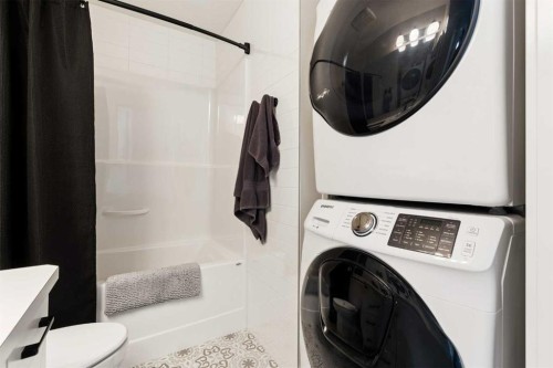 945 Mckenzie Towne Manor Se, Calgary, AB 