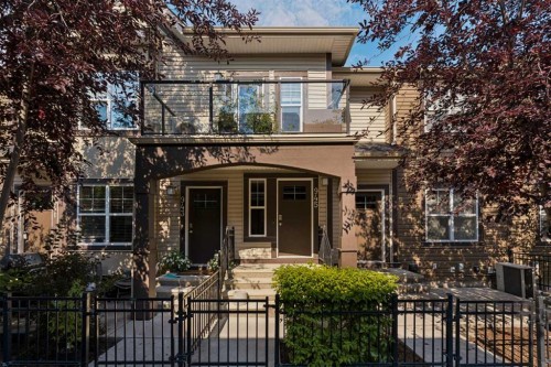 945 Mckenzie Towne Manor Se, Calgary, AB 