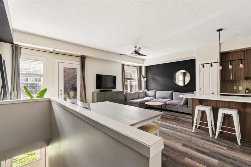 945 Mckenzie Towne Manor Se, Calgary, AB 