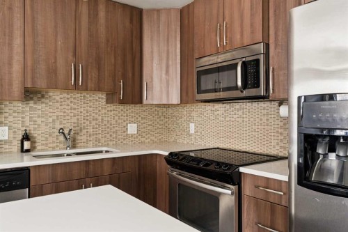 945 Mckenzie Towne Manor Se, Calgary, AB 