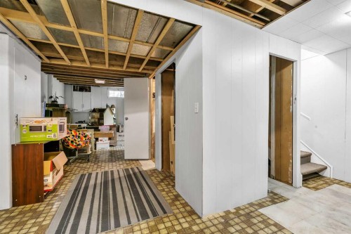 151 Midbend Place Se, Calgary, AB - Indoor