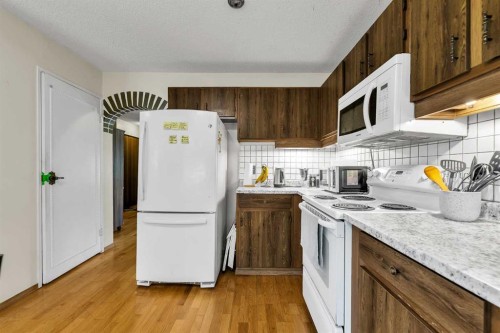 151 Midbend Place Se, Calgary, AB - Indoor Photo Showing Kitchen