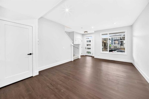 270 Greystone Boulevard, Cochrane, AB - Indoor Photo Showing Living Room