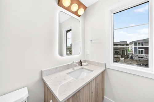 270 Greystone Boulevard, Cochrane, AB - Indoor Photo Showing Bathroom