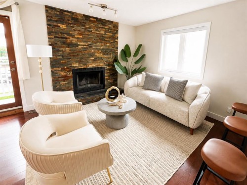 2807 29 Street Sw, Calgary, AB - Indoor Photo Showing Living Room With Fireplace