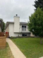 2807 29 Street SW Calgary, AB T3E 2K7