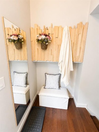 2807 29 Street Sw, Calgary, AB - Indoor Photo Showing Other Room