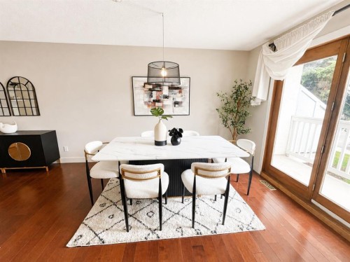 2807 29 Street Sw, Calgary, AB - Indoor Photo Showing Dining Room