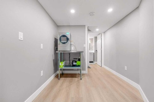 471 Canals Boulevard Sw, Airdrie, AB - Indoor Photo Showing Other Room