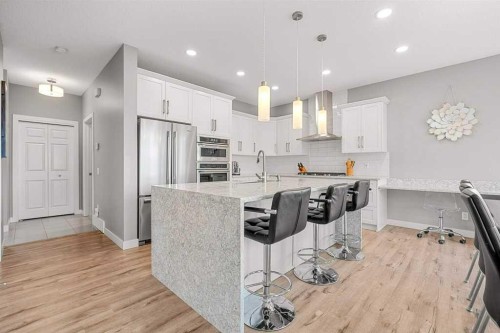 471 Canals Boulevard Sw, Airdrie, AB - Indoor Photo Showing Kitchen With Upgraded Kitchen
