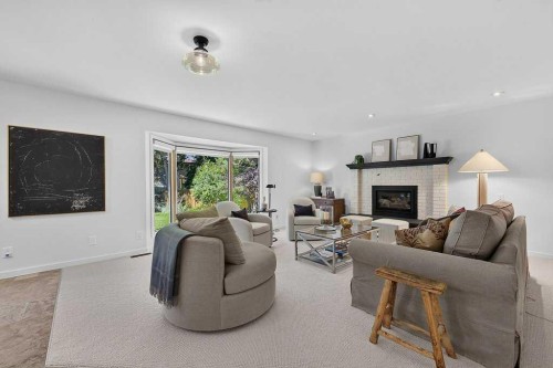 15 Woodacres Way Sw, Calgary, AB 