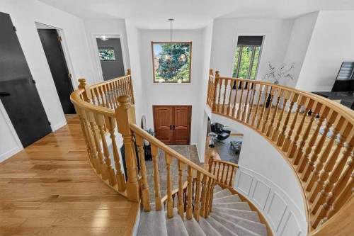 15 Woodacres Way Sw, Calgary, AB 