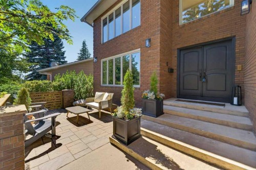 15 Woodacres Way Sw, Calgary, AB 