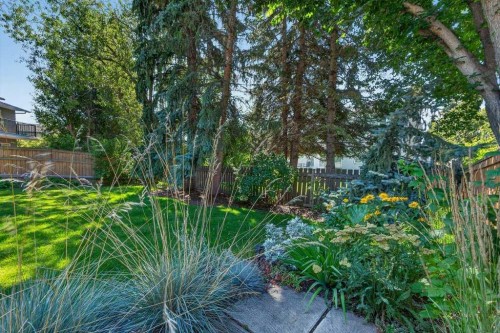 15 Woodacres Way Sw, Calgary, AB 