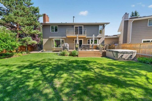 15 Woodacres Way Sw, Calgary, AB 