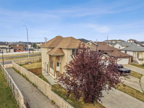 187 Martinvalley Crescent Ne, Calgary, AB - Outdoor
