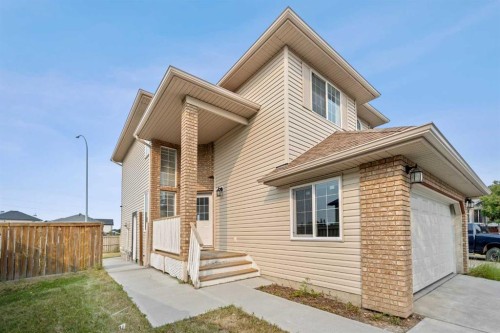 187 Martinvalley Crescent Ne, Calgary, AB - Outdoor