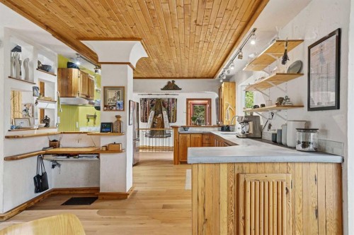725 Calkins Place, Diamond Valley, AB - Indoor