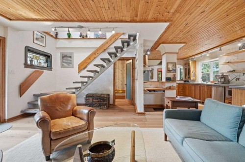 725 Calkins Place, Diamond Valley, AB - Indoor