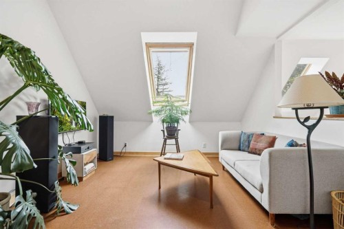 725 Calkins Place, Diamond Valley, AB - Indoor