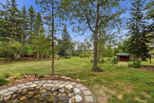 725 Calkins Place, Diamond Valley, AB - Outdoor