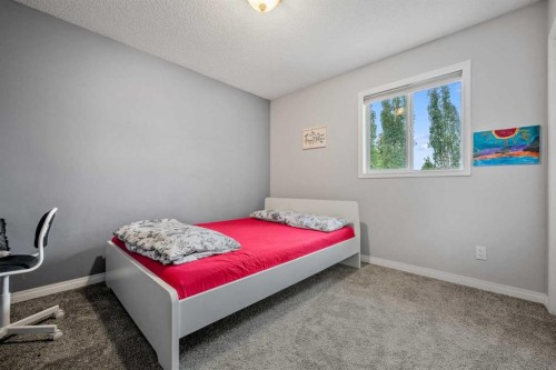 163 West Lakeview Passage, Chestermere, AB - Indoor Photo Showing Bedroom
