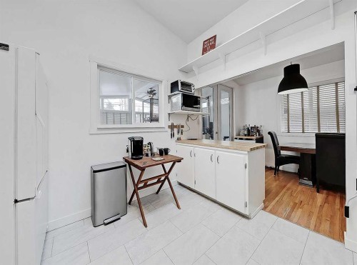 247 Simons Road Nw, Calgary, AB - Indoor