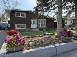 247 Simons Road NW Calgary, AB T2K 2X4