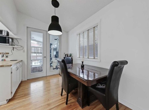 247 Simons Road Nw, Calgary, AB - Indoor Photo Showing Dining Room
