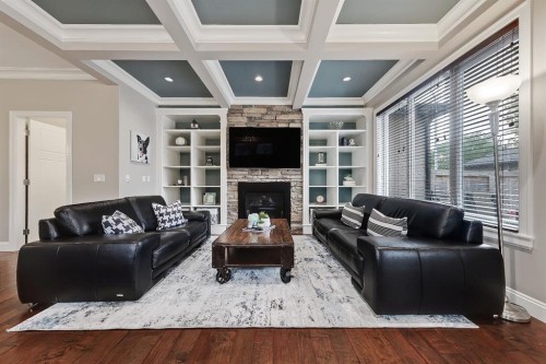 2639 27 Street Sw, Calgary, AB - Indoor Photo Showing Living Room With Fireplace