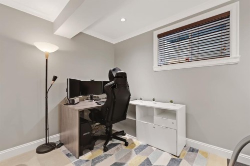 2639 27 Street Sw, Calgary, AB - Indoor Photo Showing Office