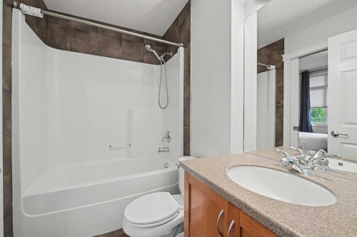 310-930 Centre Avenue Ne, Calgary, AB - Indoor Photo Showing Bathroom