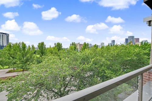 310-930 Centre Avenue Ne, Calgary, AB - Outdoor