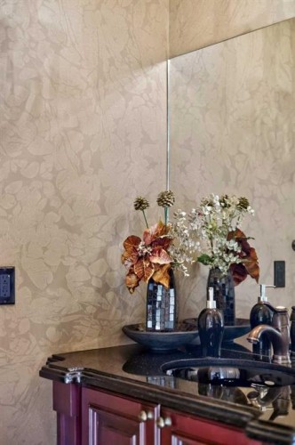 3221 77 Street Sw, Calgary, AB - Indoor Photo Showing Bathroom