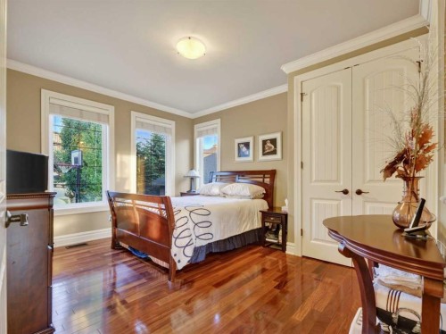 3221 77 Street Sw, Calgary, AB - Indoor Photo Showing Bedroom