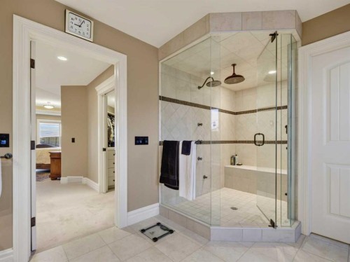 3221 77 Street Sw, Calgary, AB - Indoor Photo Showing Bathroom