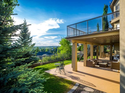 3221 77 Street Sw, Calgary, AB - Outdoor