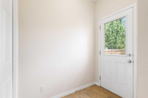 459 Evermeadow Road Sw, Calgary, AB - Indoor Photo Showing Other Room