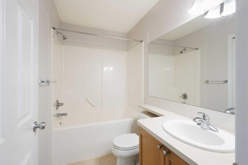 459 Evermeadow Road Sw, Calgary, AB - Indoor Photo Showing Bathroom