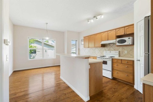 459 Evermeadow Road Sw, Calgary, AB - Indoor Photo Showing Kitchen