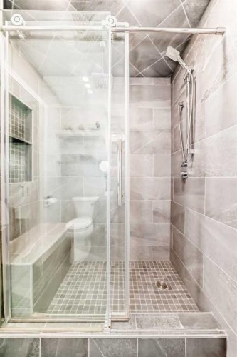 11 Huntstrom Place Ne, Calgary, AB - Indoor Photo Showing Bathroom